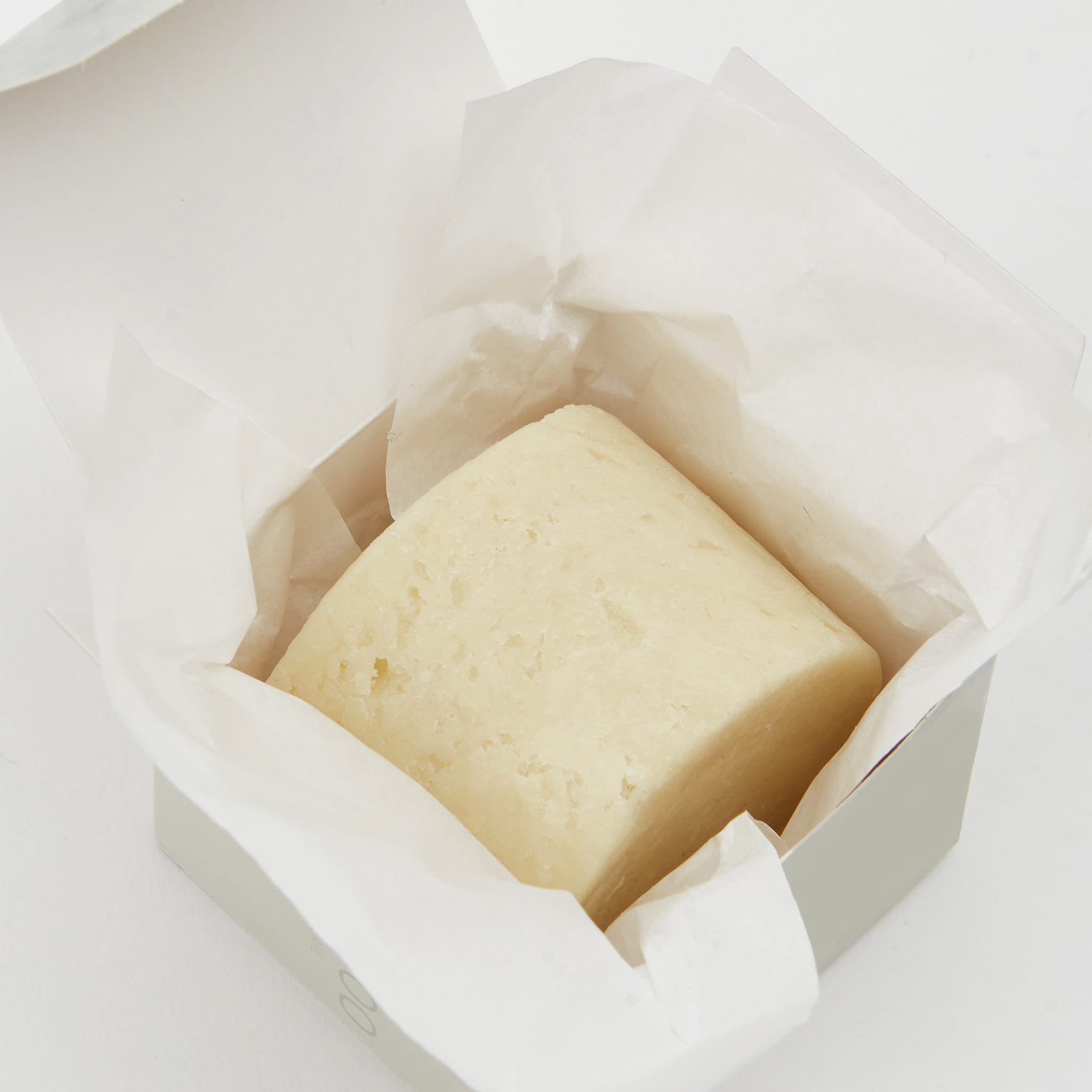 Shampoo Bar for Sensitive Scalp - Pack Shot Product Packaging Open Box - BAMandBOO Grounded Skincare Azores