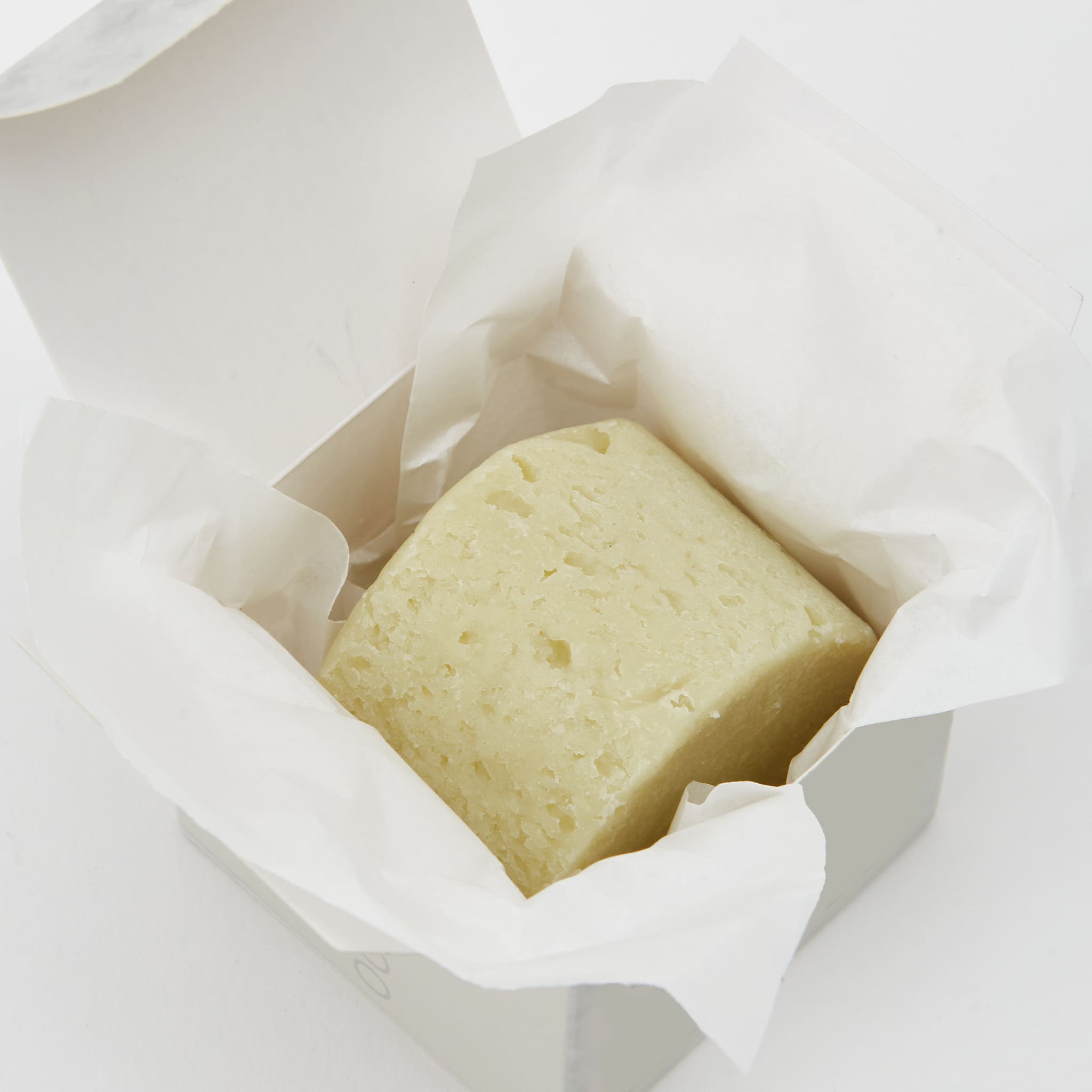 Shampoo Bar for Dry Hair - Pack Shot Product Packaging Open Box - BAMandBOO Grounded Skincare Azores